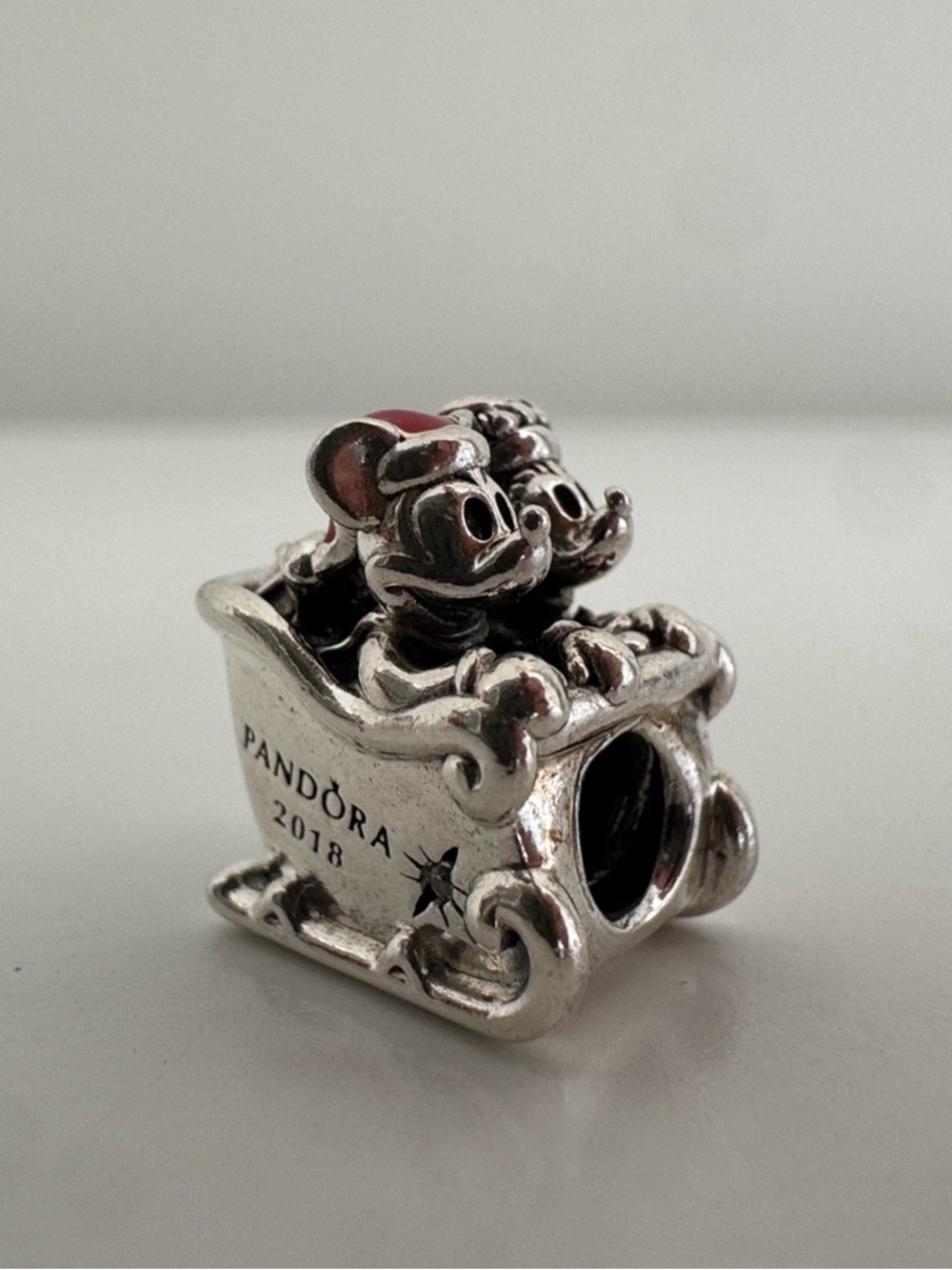 Pandora Disney Parks Exclusive 2018 Mickey & Minnie Sleigh Charm